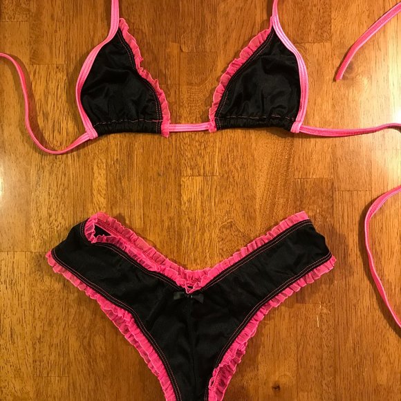 "Dare to wear" Bikinis - Picture 5 of 7